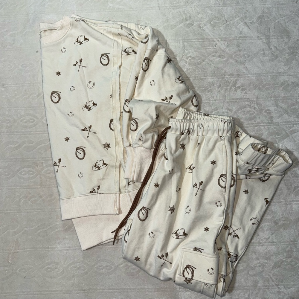 Oddi Western Print Lounge Set, Sweatshirt‎ & Sweatpants